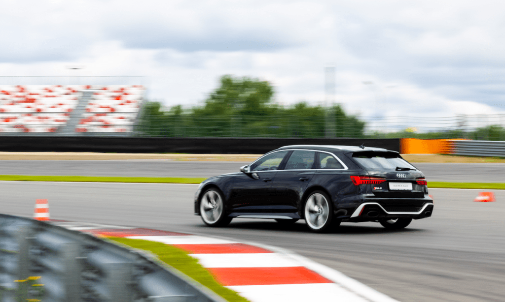 Какой спортивный Audi выбрать? Проверяем на Moscow Raceway.