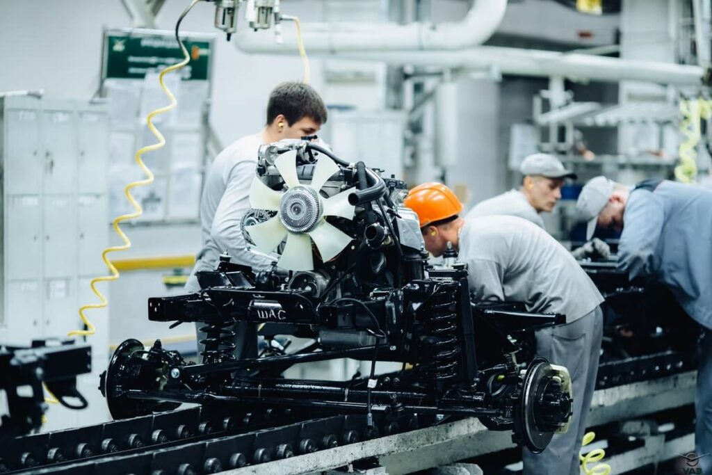 Производство легковых автомобилей в России рухнуло более чем на 18%