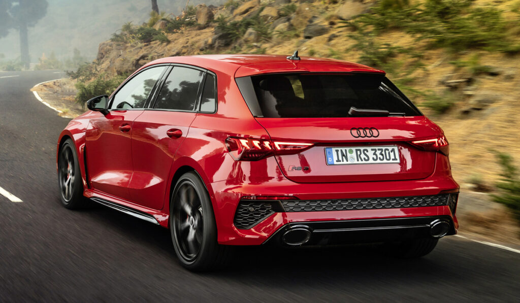 «Горячий» Audi RS3 шокировал своей ценой в России
