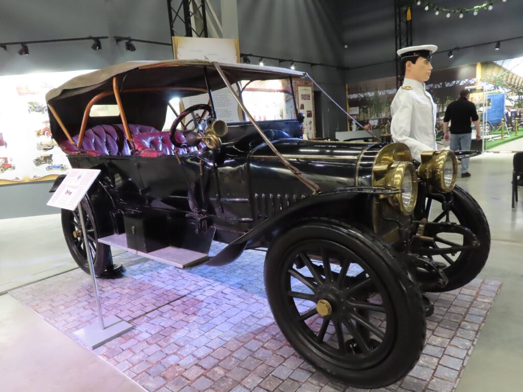 От паромобиля до «Руссо-Балта»: что интересного показали на выставке в честь 115-летия императорского гаража