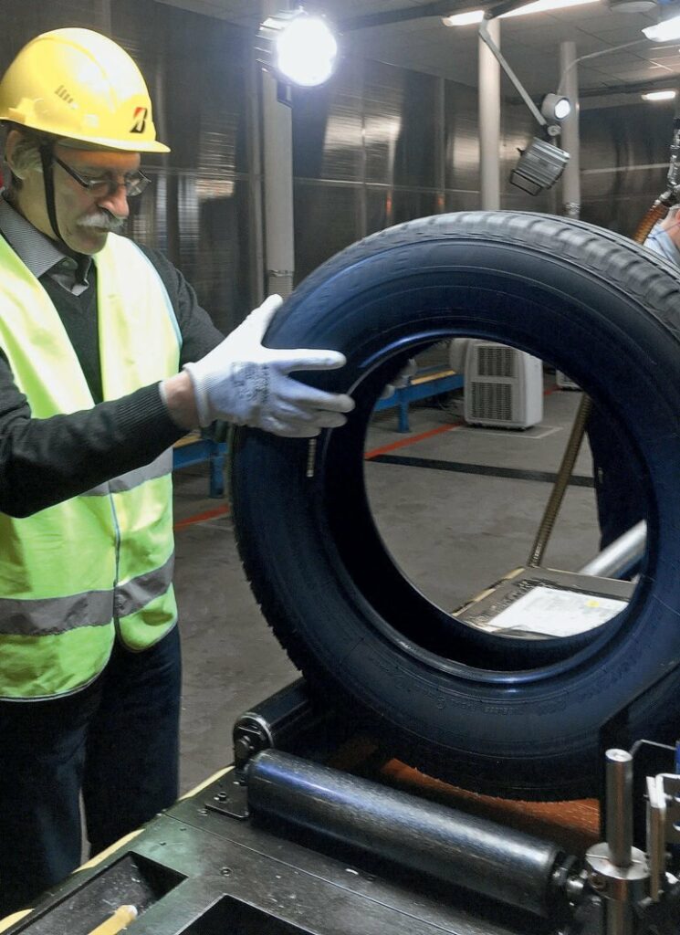 Bridgestone решил приостановить производство шин в России