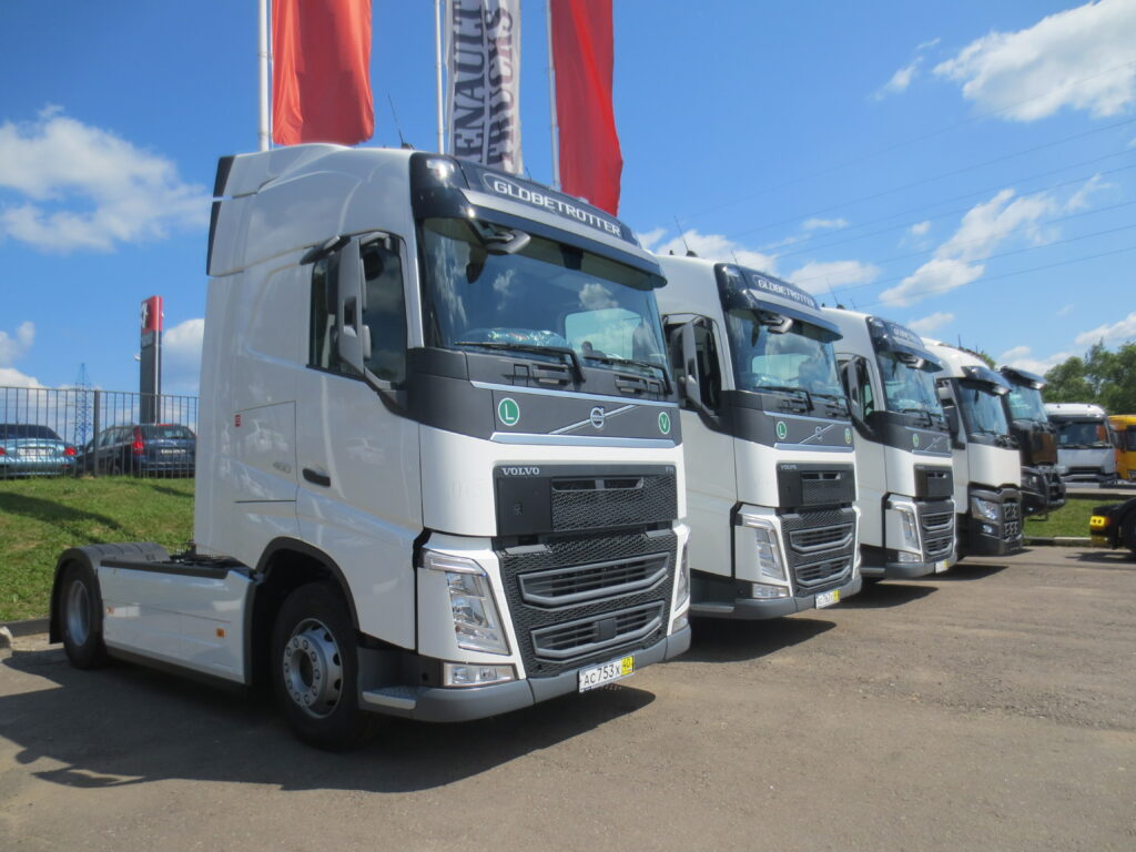 Продажи грузовиков и автобусов в России в феврале выросли на 23%