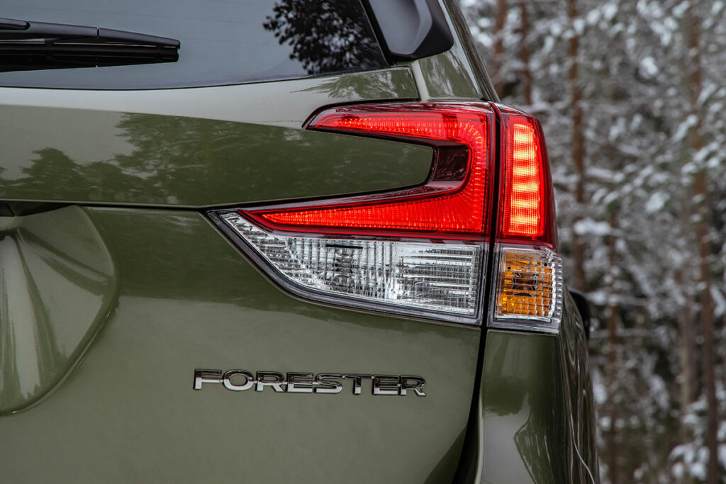 Алюминиевый подрамник, автопилот и «электронный глаз»: мои впечатления от обновленного Subaru Forester