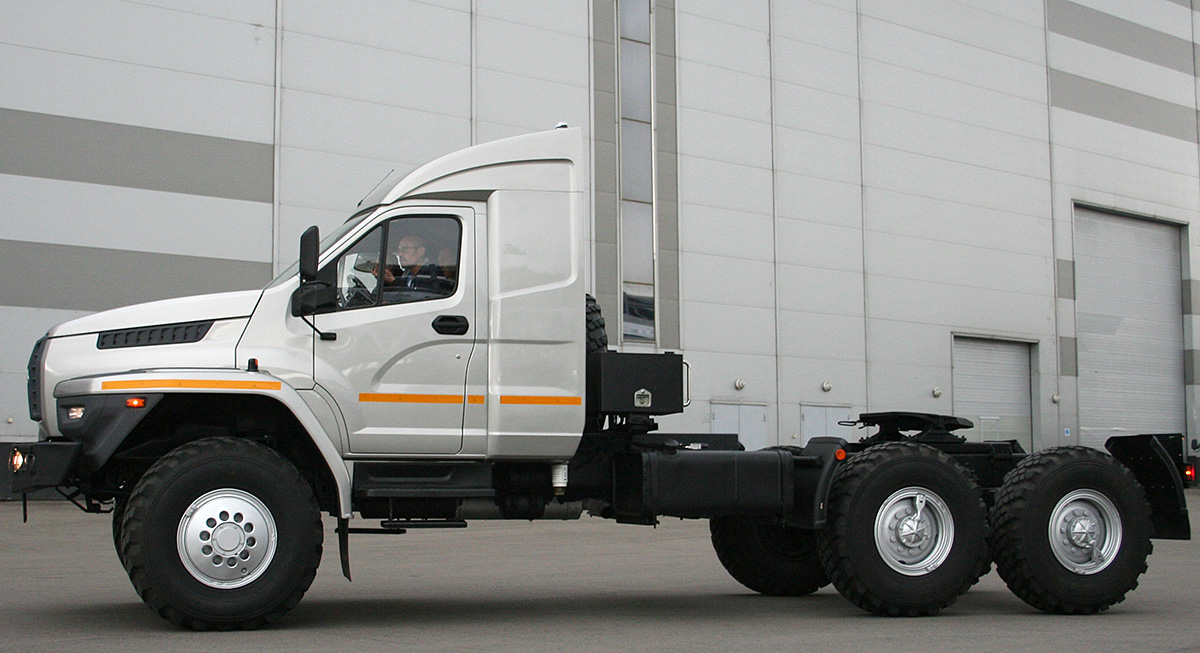 «ГАЗон NEXT» со спальником: как из простого грузовика сделать машину для дальнобоя