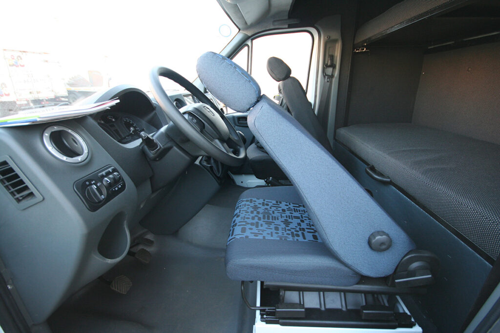 «ГАЗон NEXT» со спальником: как из простого грузовика сделать машину для дальнобоя