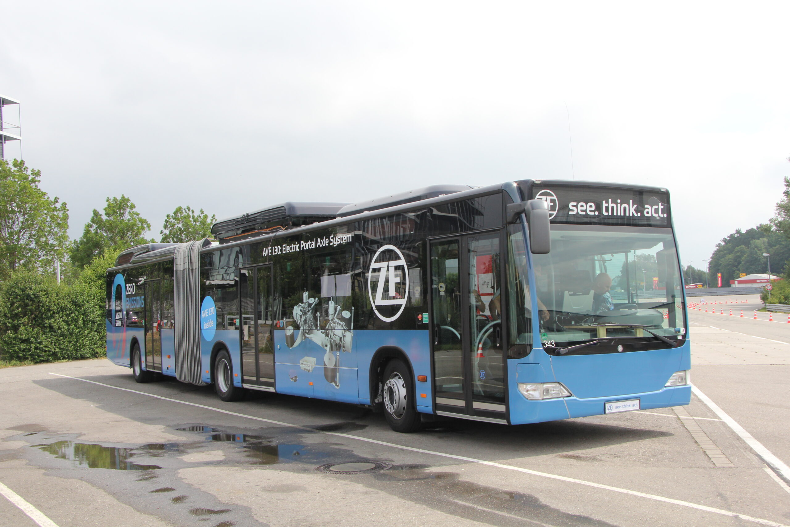 ZF разработал систему предотвращения ДТП для автобусов
