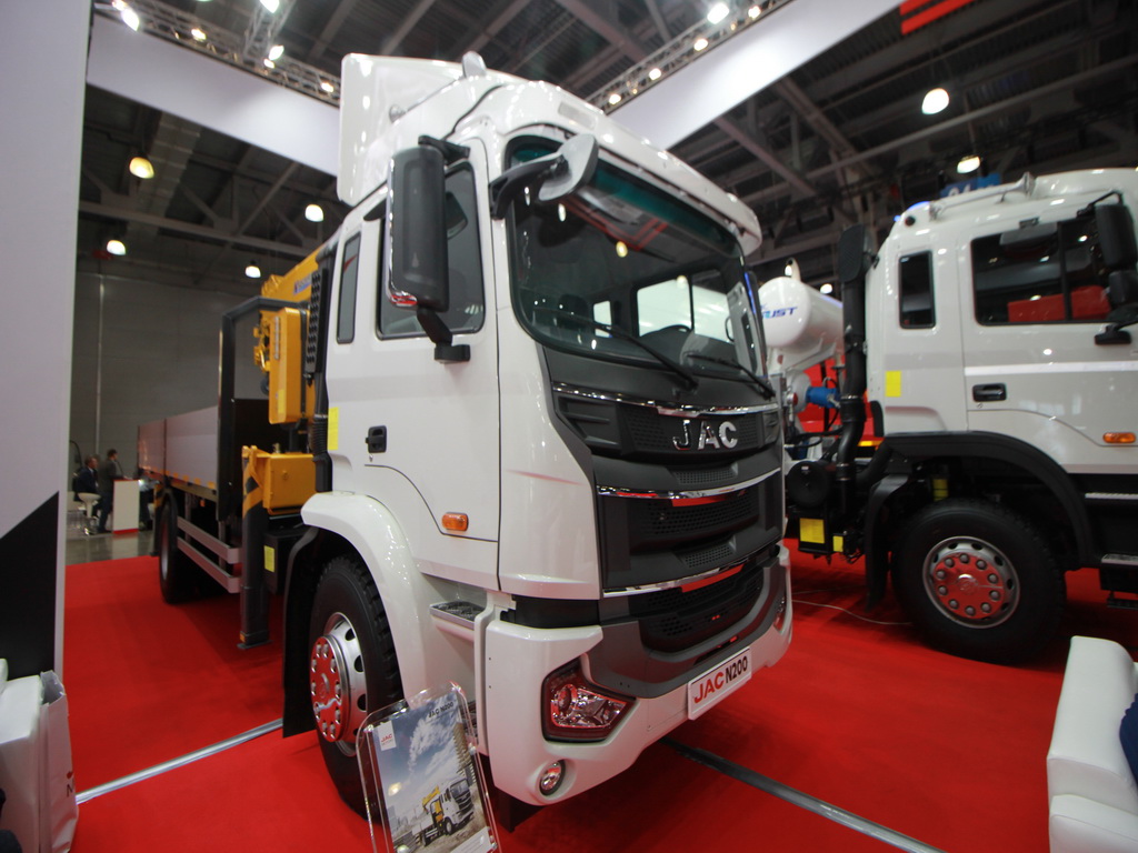 В России стартовали продажи китайского грузовика JAC N200