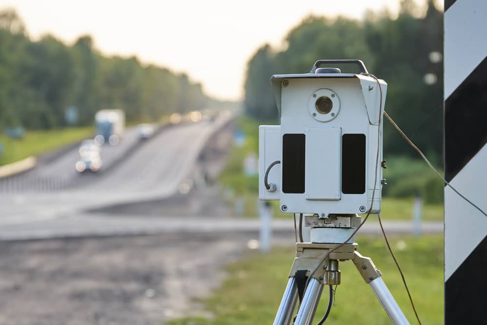 За что штрафуют дорожные камеры: список удивит