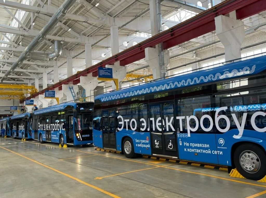 КАМАЗ начал поставки обновлённых электробусов