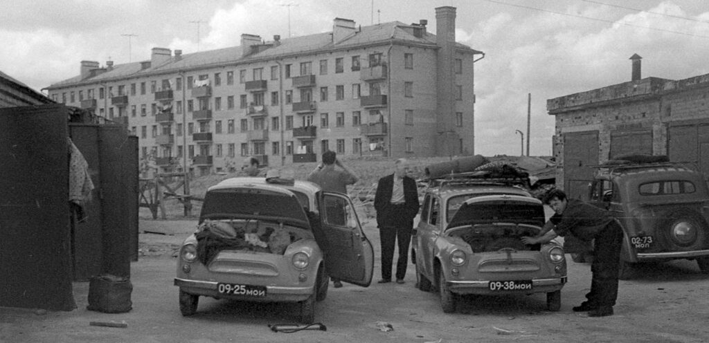Ремонт, дружба, алкоголь: как возник гаражный культ в эпоху СССР