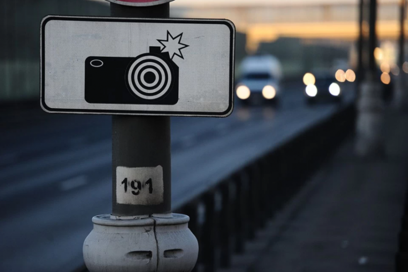 Штрафовать водителей станет сложнее: для дорожных камер в России введут новый ГОСТ