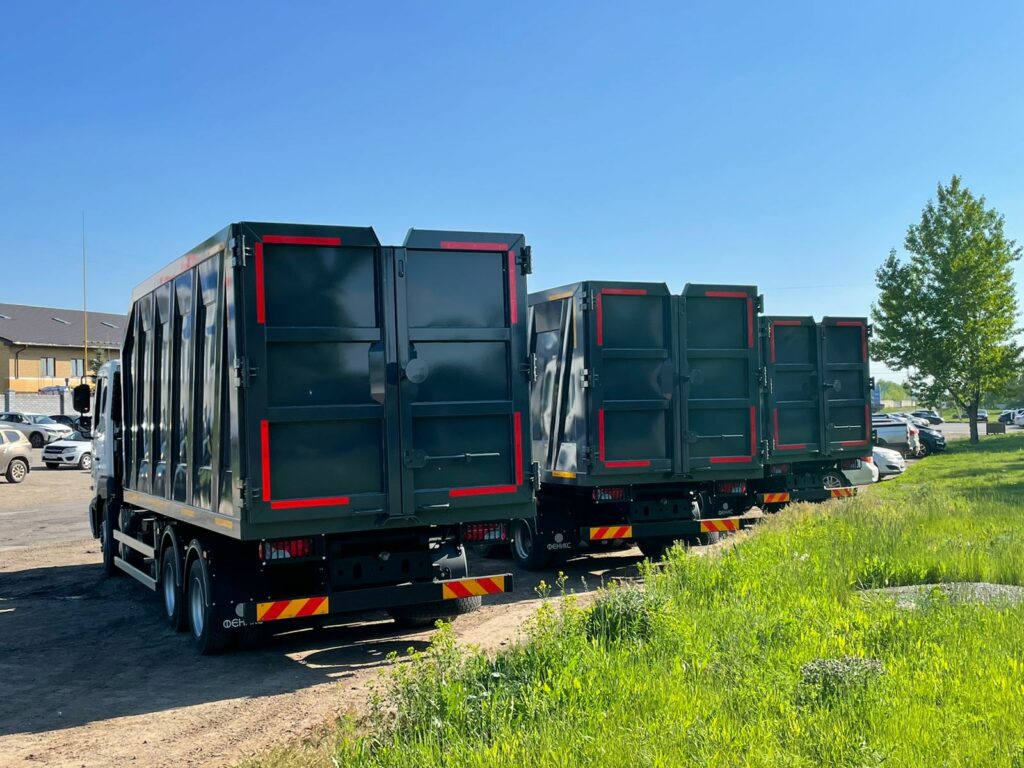В России построили 30-тонный ломовоз на корейском шасси