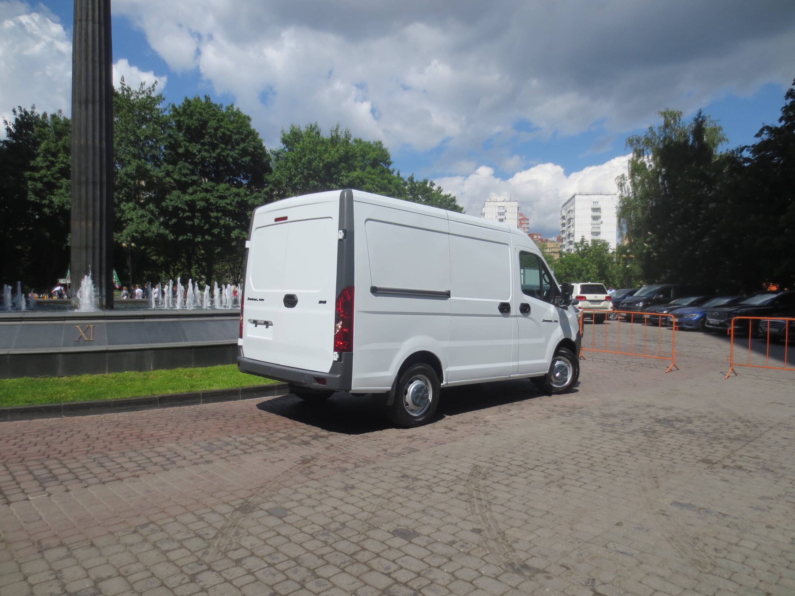 Белорусские фары и российская КПП: ГАЗ показал предсерийный «Соболь NN»
