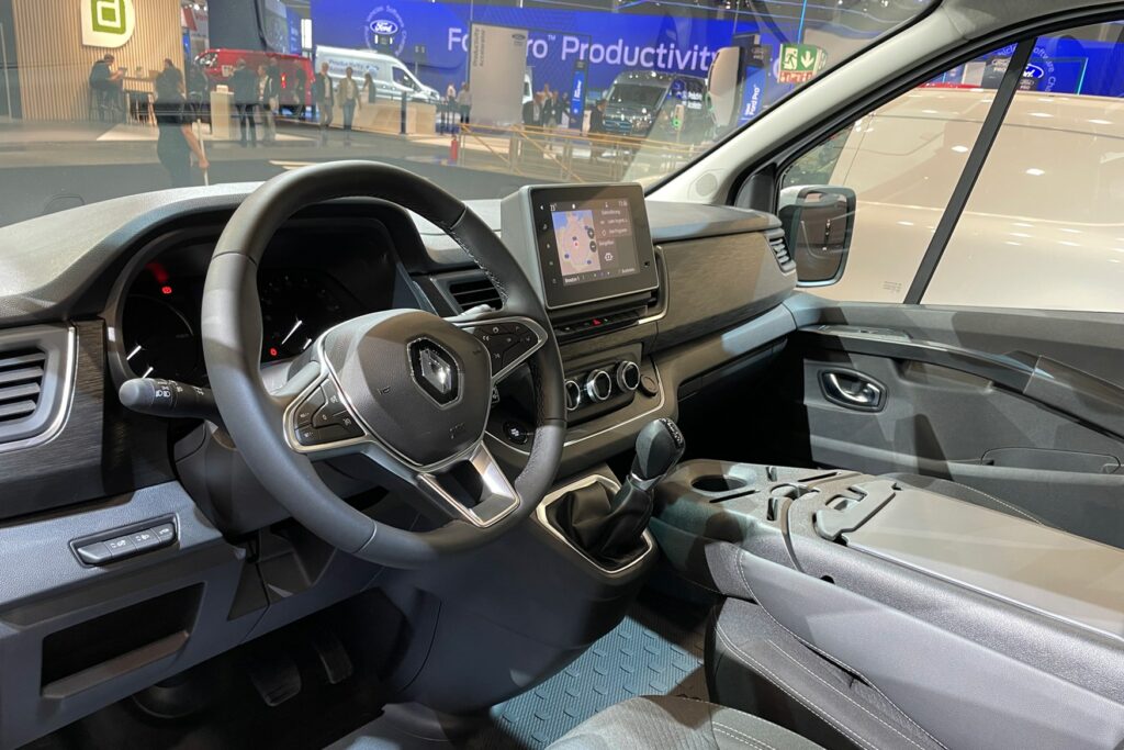 Renault представил электрофургон Trafic Van E-Tech