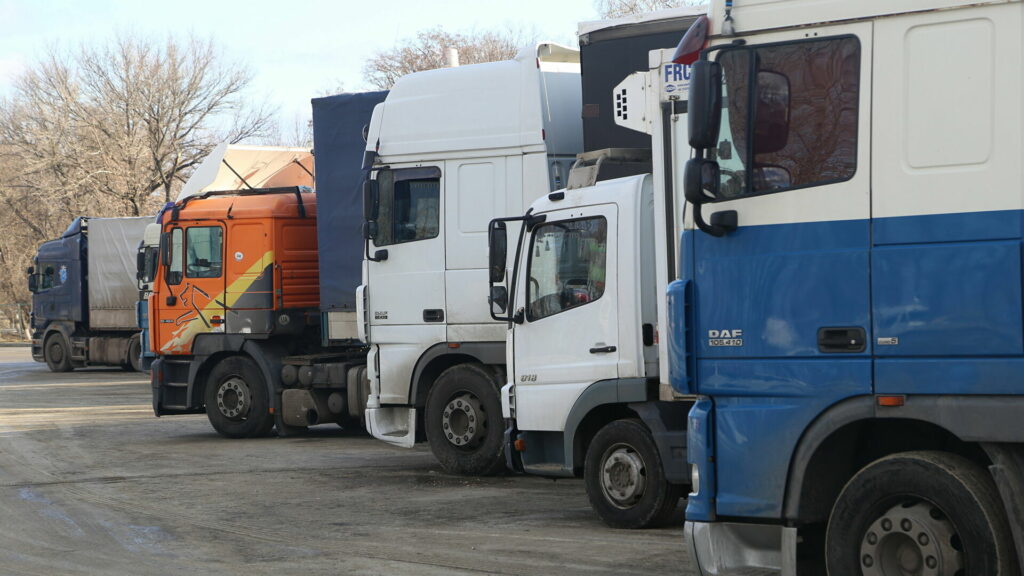 Владельцы конфискованных Украиной грузовиков получат компенсации
