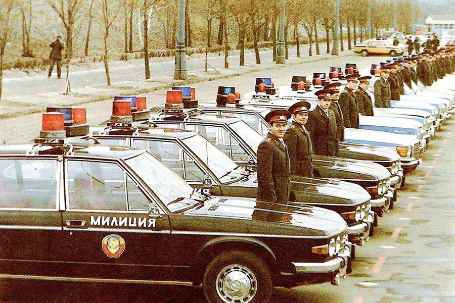 Служу Советскому Союзу: на каких иномарках ездило руководство и милиция в СССР
