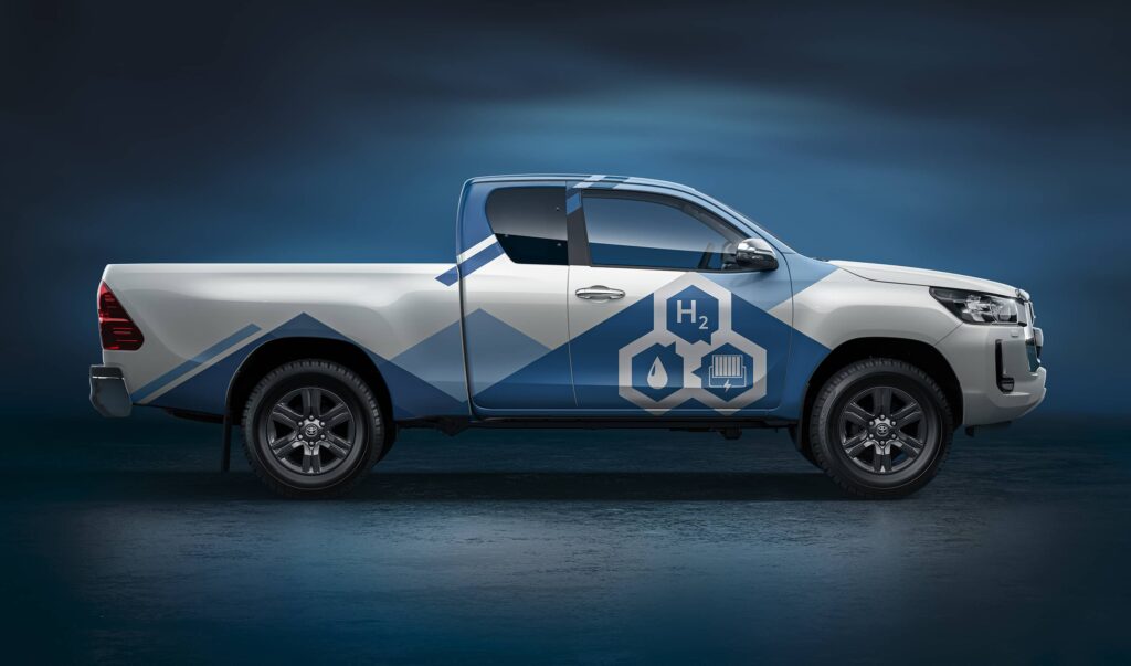 Пикап Toyota Hilux станет водородным