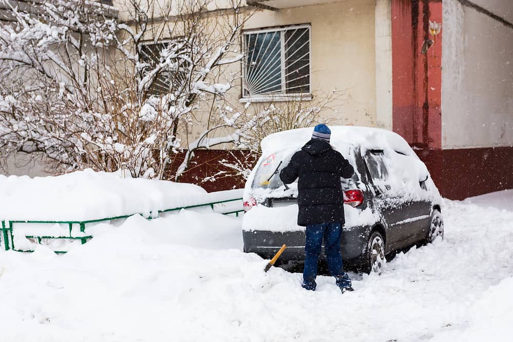 Откапать машину из сугроба: в Москве появился новый бизнес