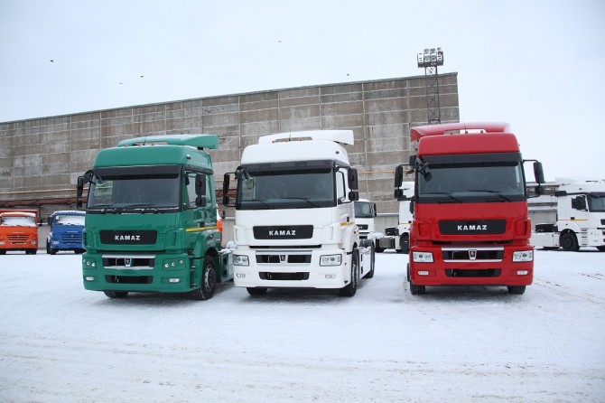 Рынок новых грузовиков в России растет второй месяц подряд