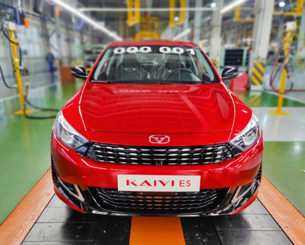 В России стартовали продажи и производство автомобилей новой китайской марки kaiyi e5