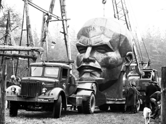 МАЗ-200/205: звезда кино и советских строек. Чем был примечателен это грузовик