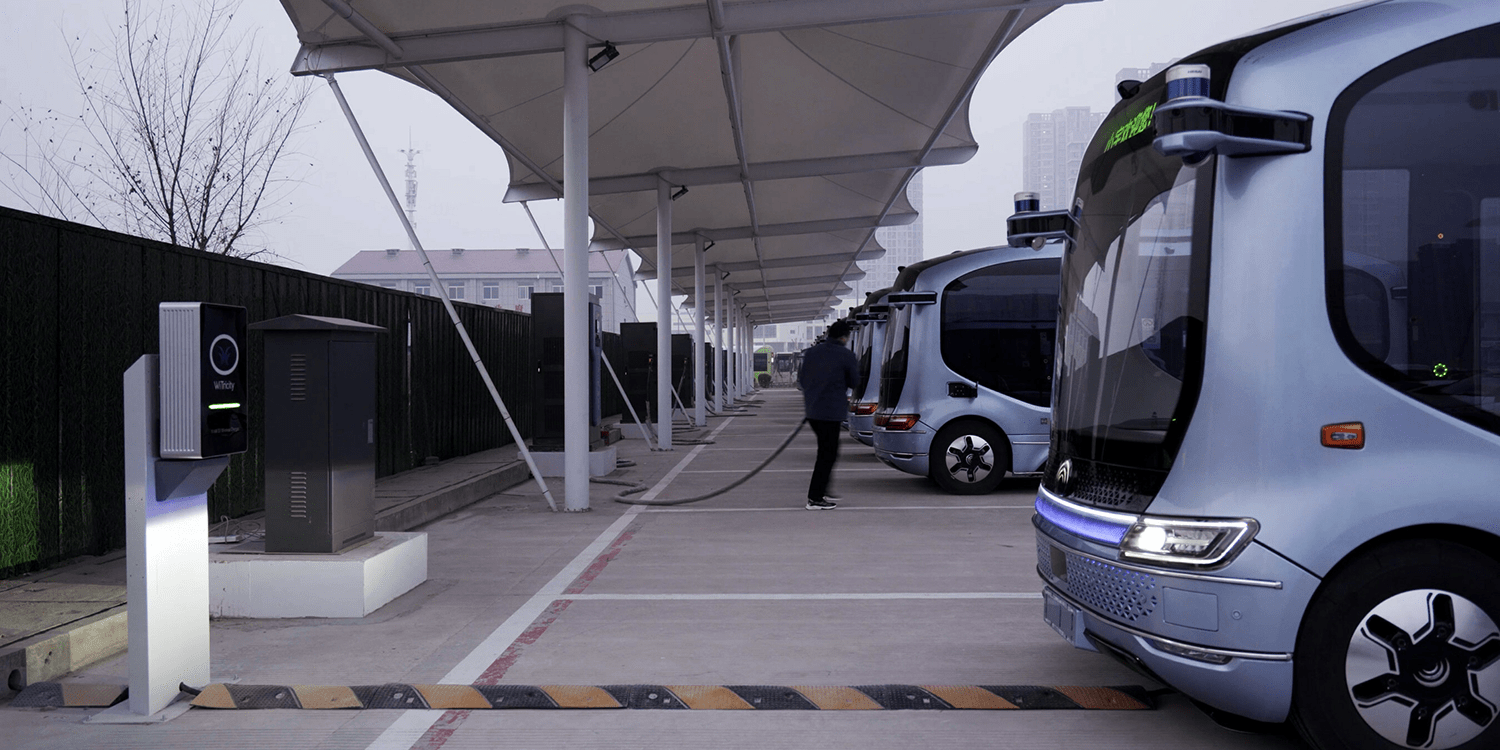 В Китае построили беспроводную зарядку для беспилотных шаттлов