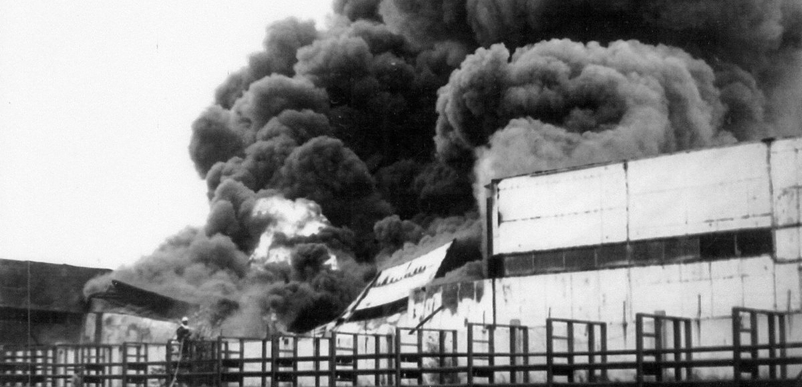 Пожар на «Движках»: как в 1993 году был уничтожен завод двигателей КамАЗ