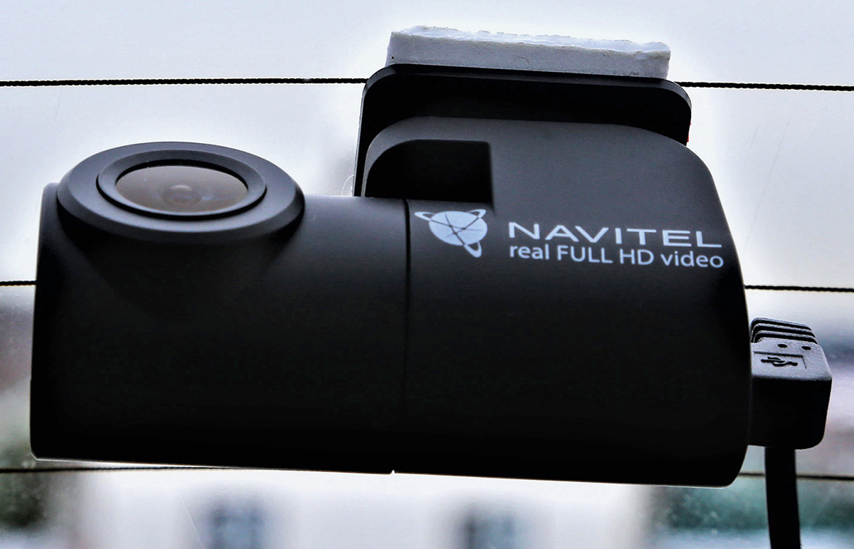 Обзор видеорегистраторов Navitel RC3 PRO и R33: всё под контролем