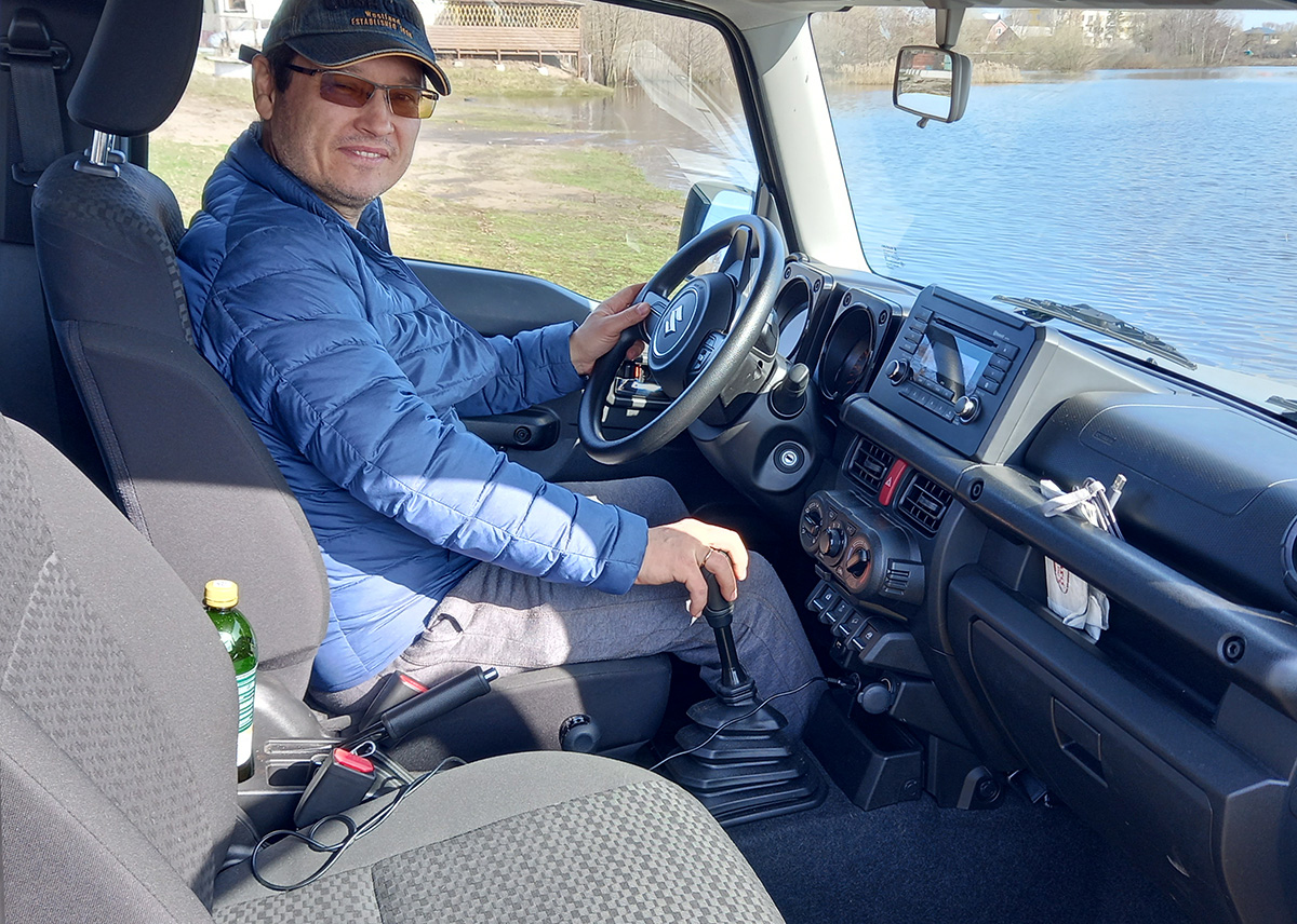 «Едет там, где и пешком не пройдешь»: отзыв владельца Suzuki Jimny