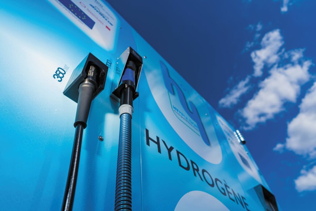 Stellantis инвестирует в водородные технологии