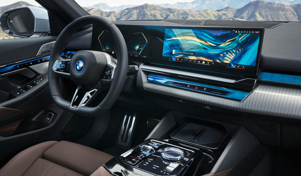 «Пятерка» с плюсом: представлен новый BMW 5-й серии