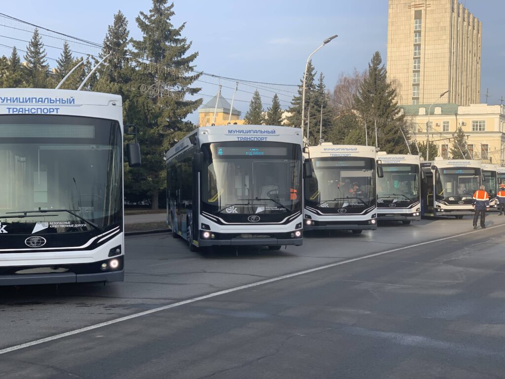 Омск получил крупную парию современных троллейбусов «Адмирал»