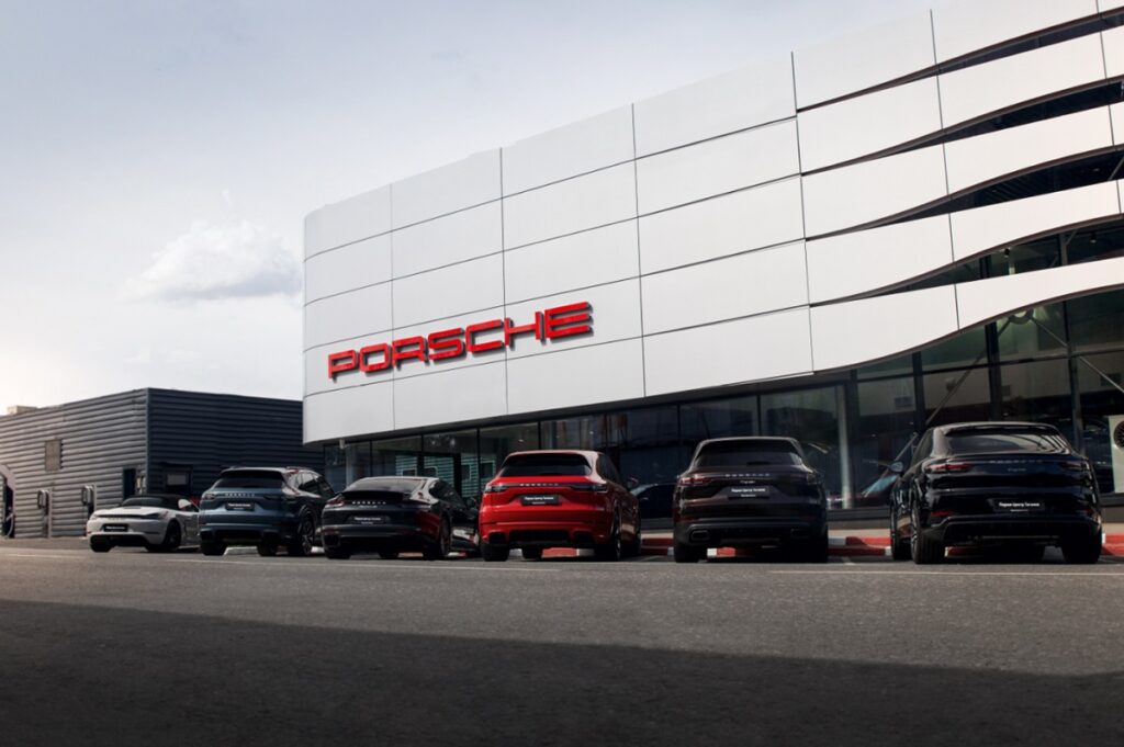 Destination Porsche: новый формат работы дилеров «Порше» в России