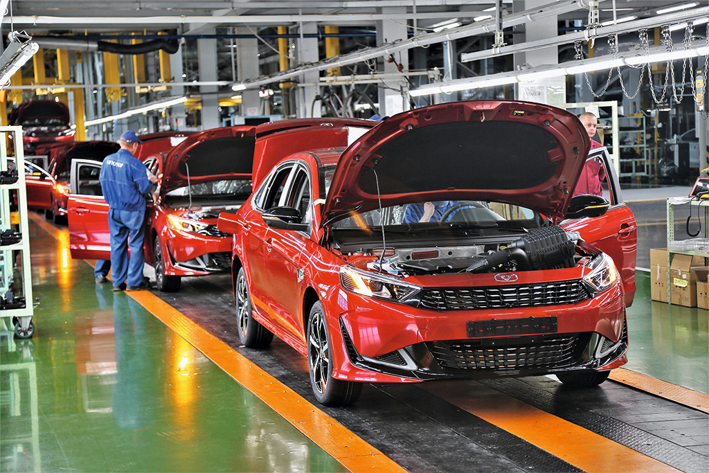 Как собирают китайские автомобили в России: сходил на завод АВТОТОР и все увидел