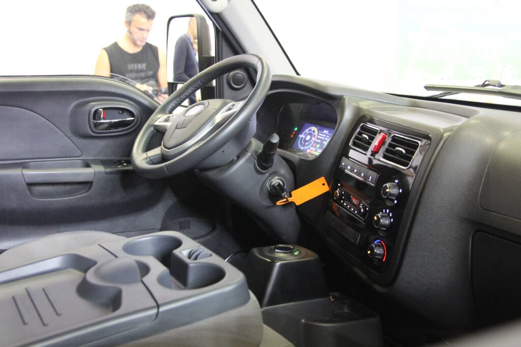 В России построили электромобиль на базе фургона Sollers Argo