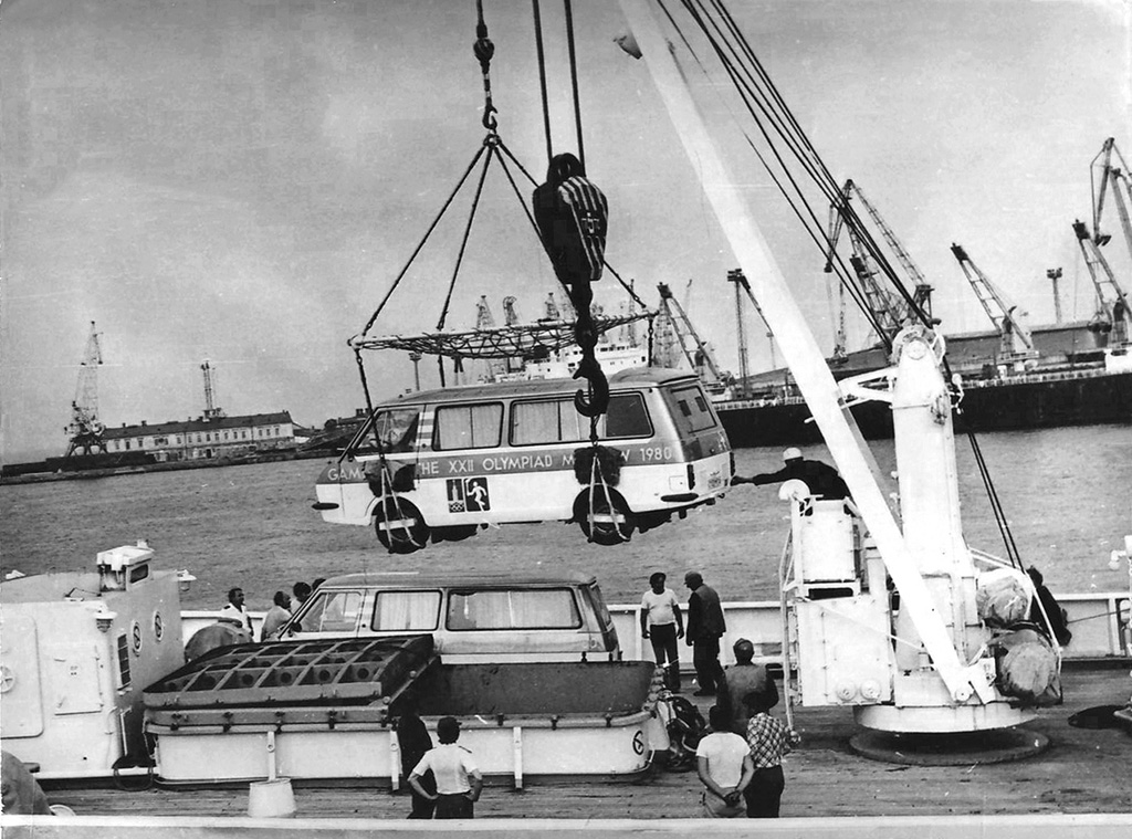 «Она утонула»: забавные и трагические истории морских перевозок автомобилей