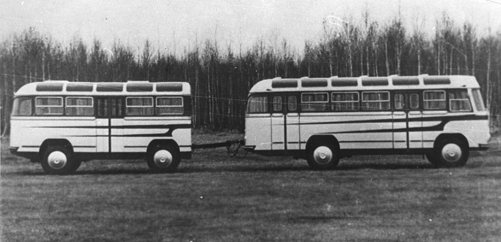 Полный привод, прицеп и кабриолет: зачем в СССР делали странные автобусы