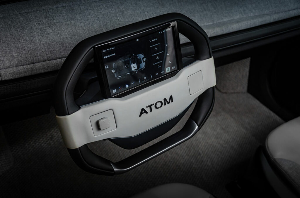 Светлое будущее: что мы узнали про российский электромобиль ATOM