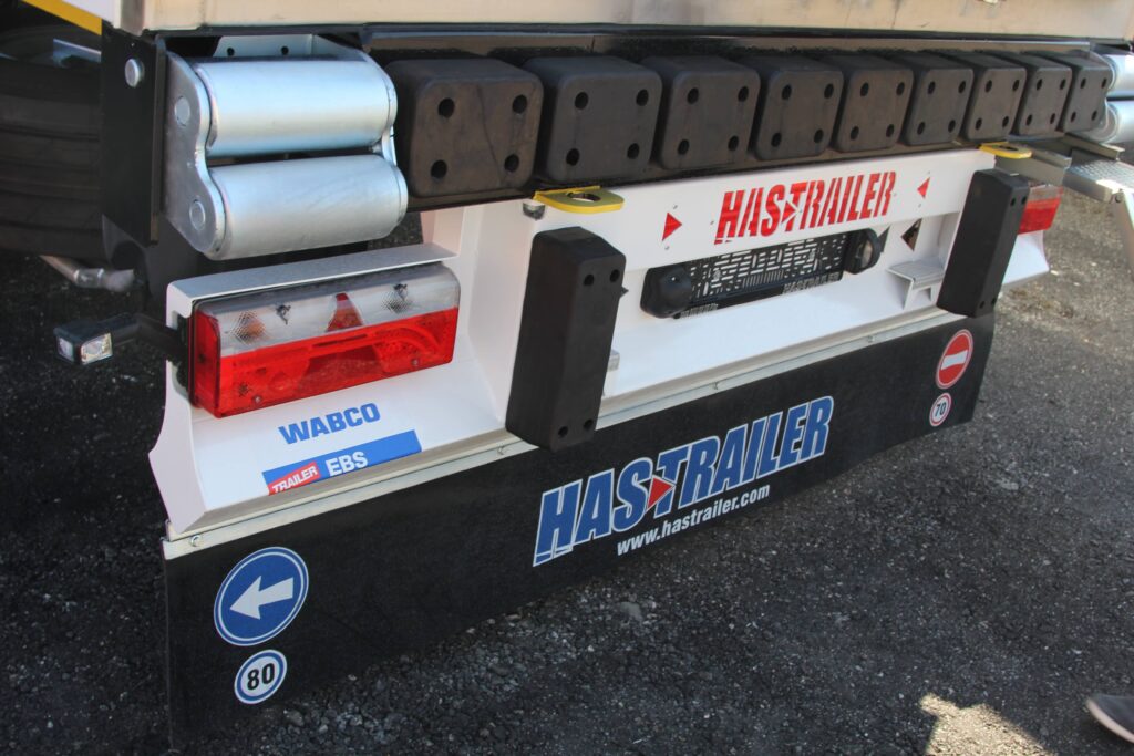 Дед мороз в фургоне: изучаем турецкий рефрижератор Hastrailer, построенный по европейским технологиям