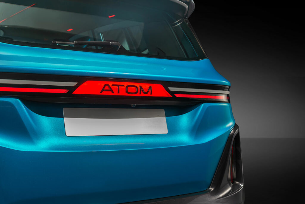 Светлое будущее: что мы узнали про российский электромобиль ATOM