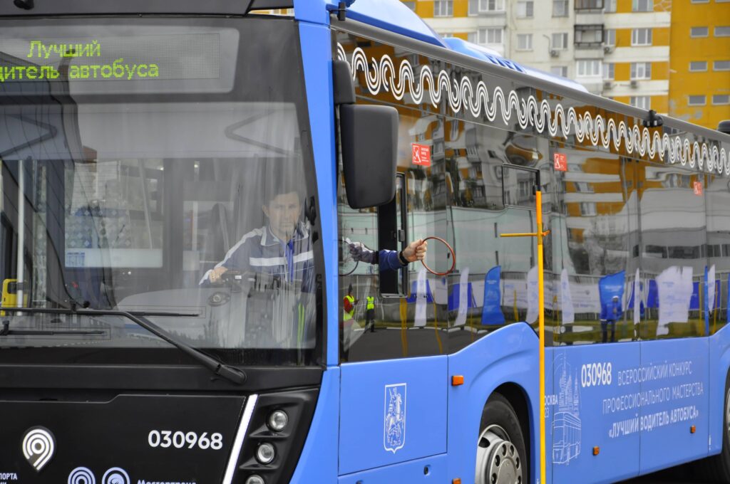 В России определили лучших водителей автобусов