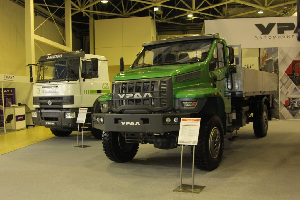 Российский автопром против китайского: что показали на выставке Сomtrans 2023