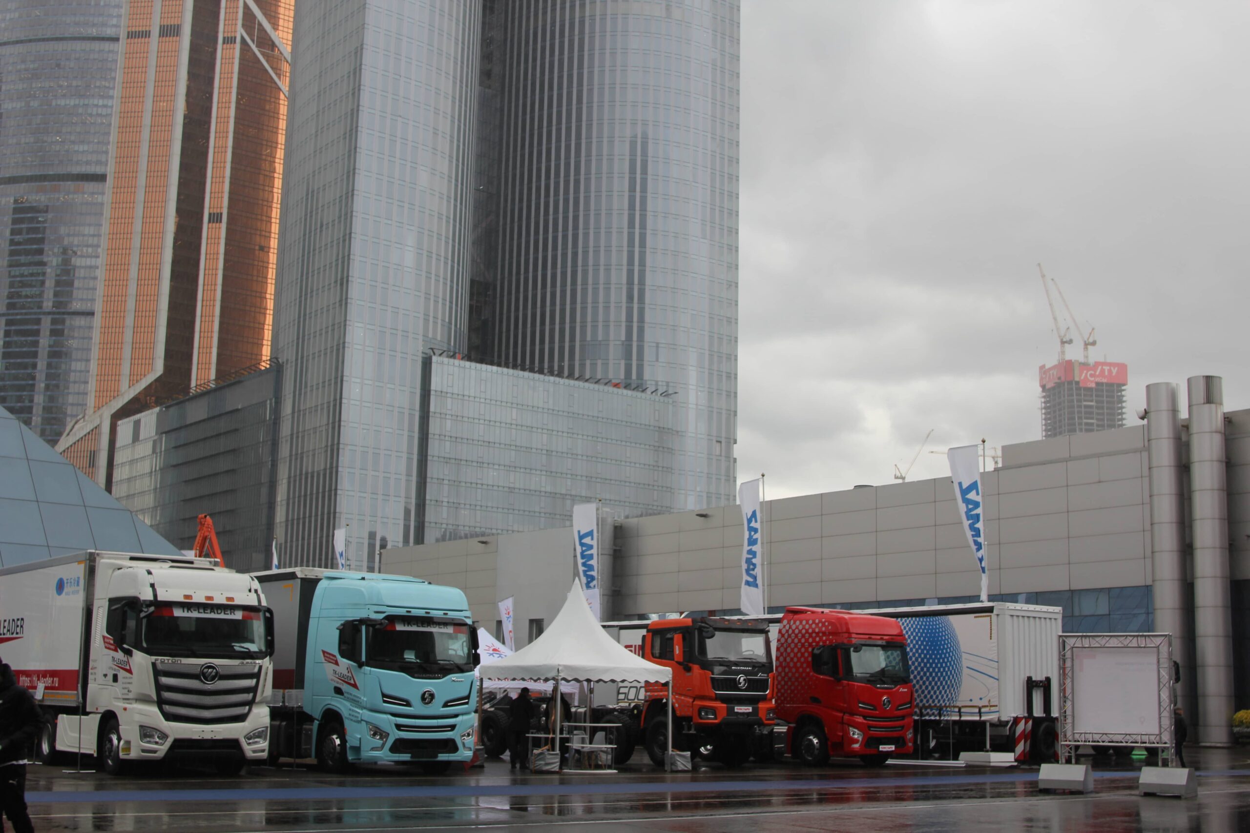 Продажи новых грузовиков в России взлетели на 81%