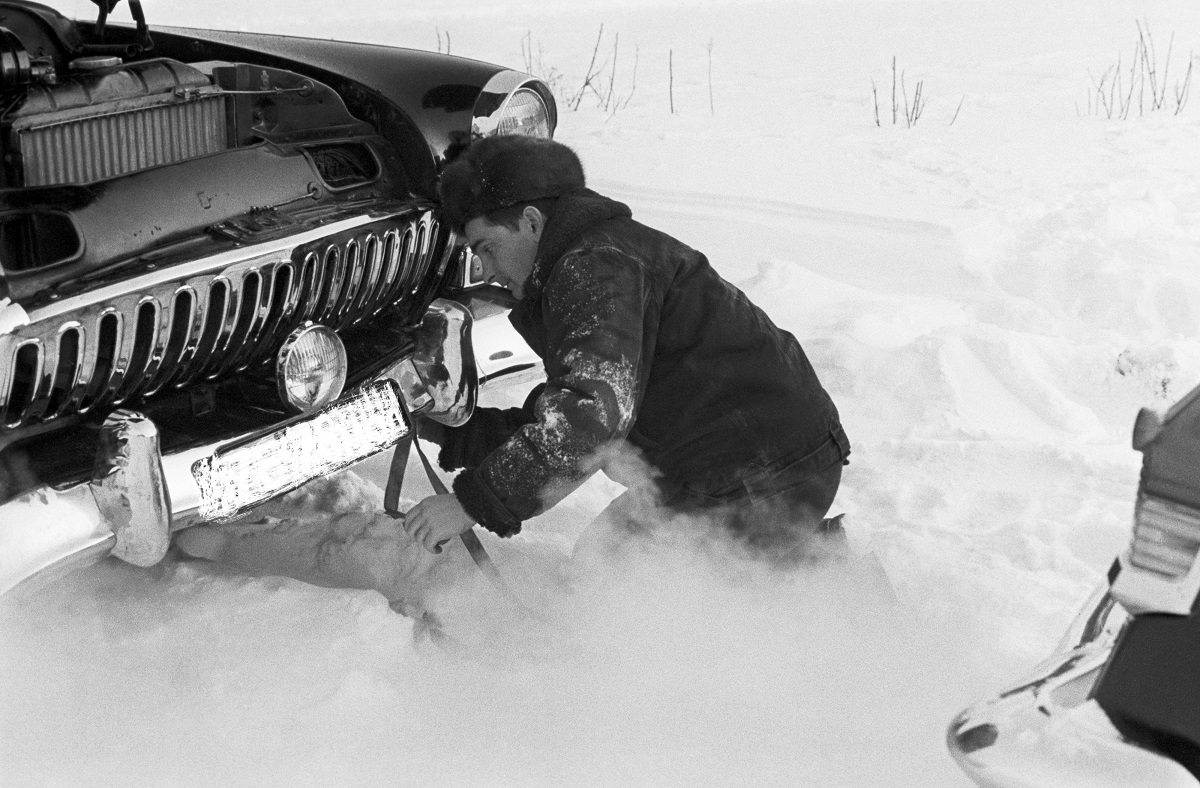 Паяльная лампа, кипяток и кривой стартер: как советские водители заводили машины в любой мороз