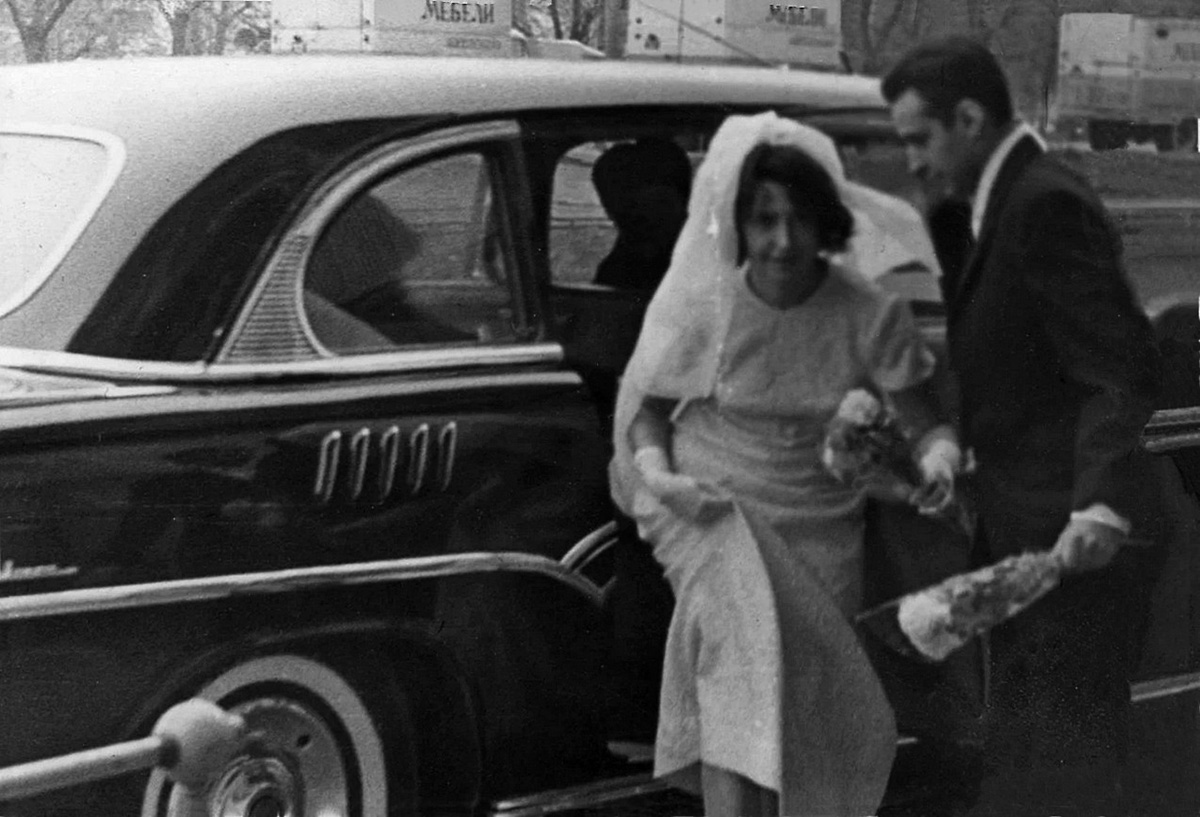 От «Волги» до «Урала»: как и на чем гуляли свадьбы в СССР