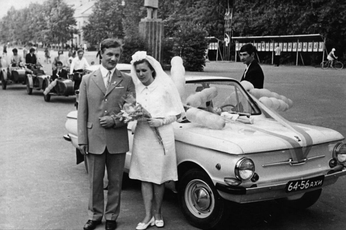 От «Волги» до «Урала»: как и на чем гуляли свадьбы в СССР