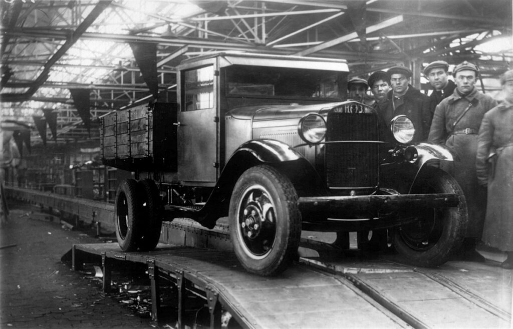 Первый грузовик НАЗ-АА сошёл с конвейера Нижегородского автозавода 29 января 1932 года. 