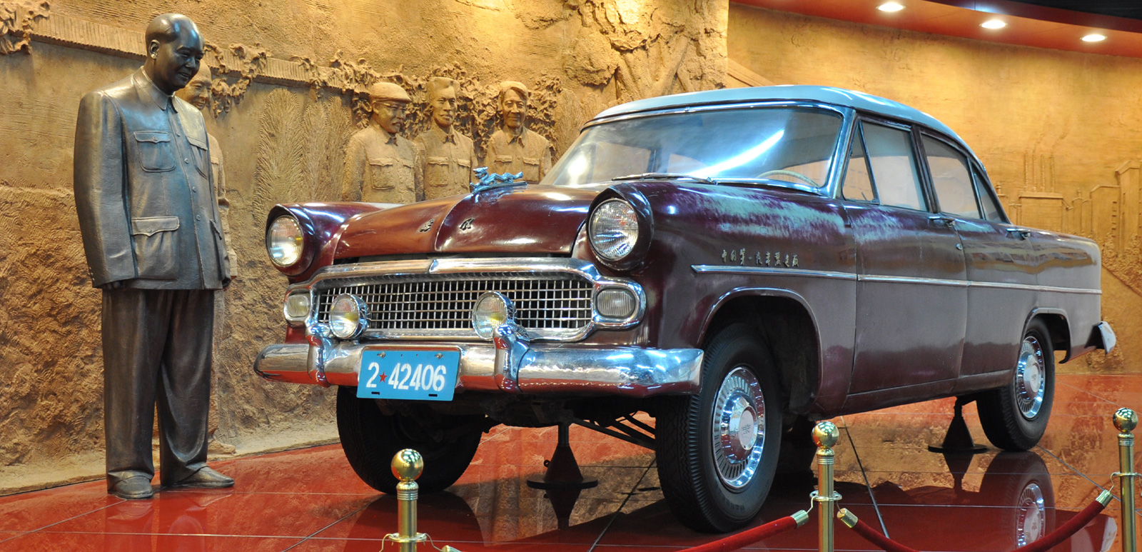 От копий «Волги» до лимузинов: какими были первые китайские автомобили