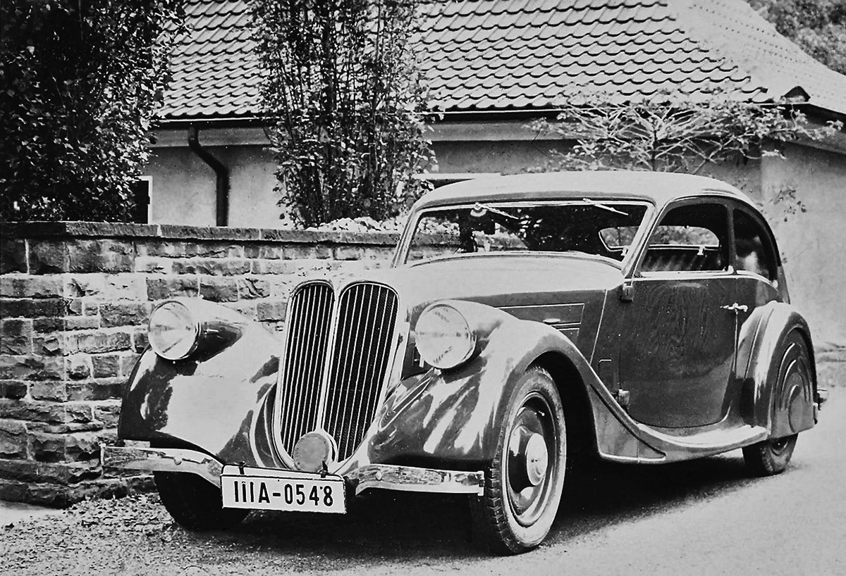 Для своего шефа Фердинанда Порше конструктор Эрвин Коменда в 1932 году спроектировал штучный кузов на шасси Wanderer. Его построило штутгартское ателье Karosseriewerk Reutter & Co. GmbH.