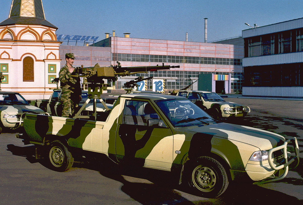 Курьезный «военный» пикап «Москвич-2344» с упрощенной трансмиссией и рессорами сзади